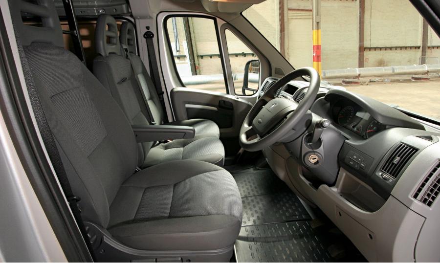  Peugeot Boxer 2006 года  (фото 75 из 81)
